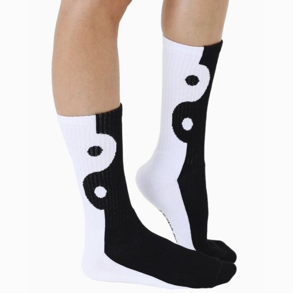 Classic Crew Socks w/ Ribbed Tubing - Yin Yang-Black & White - Picture 3 of 4